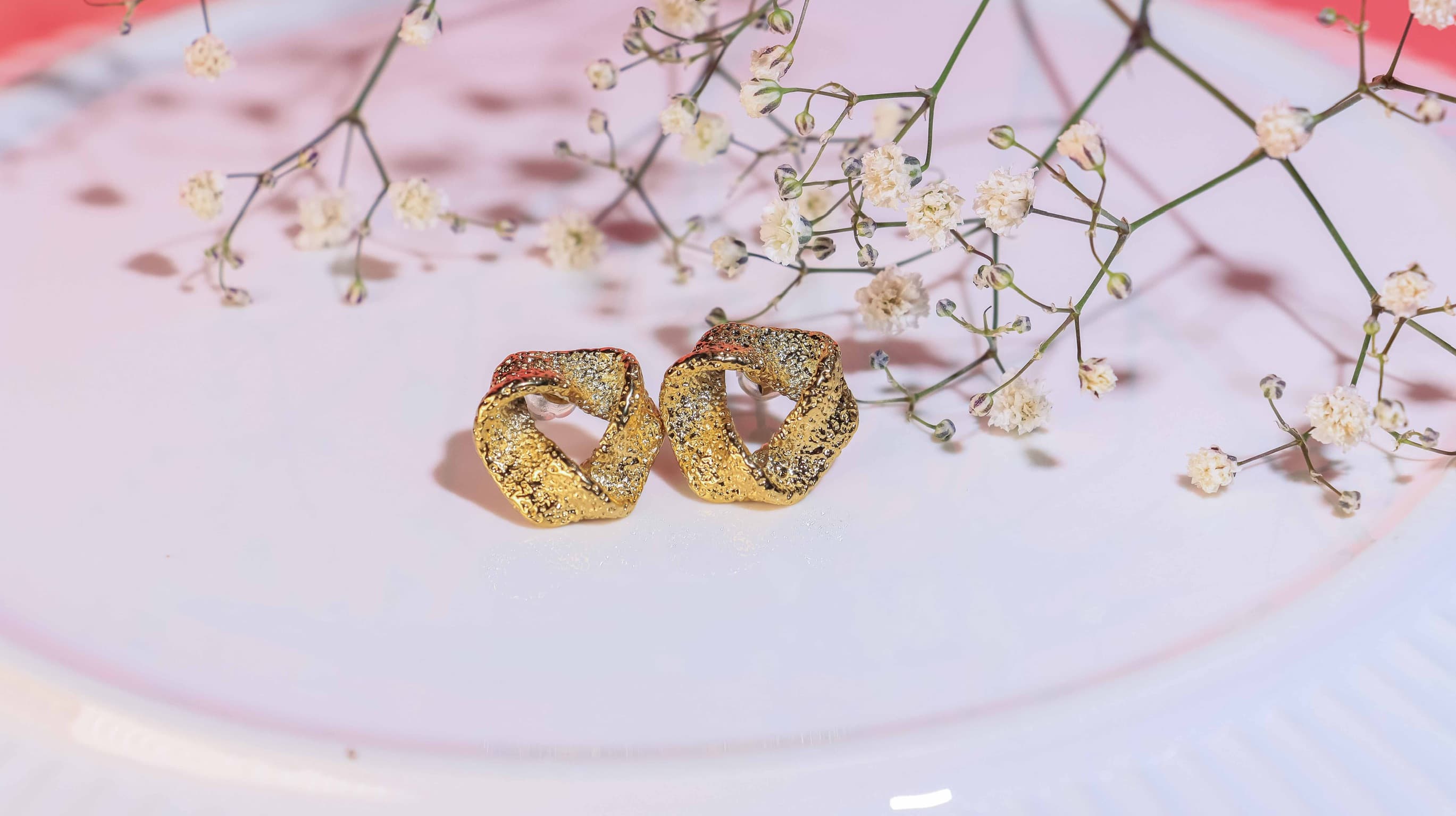 Twirl Glow Earrings 1