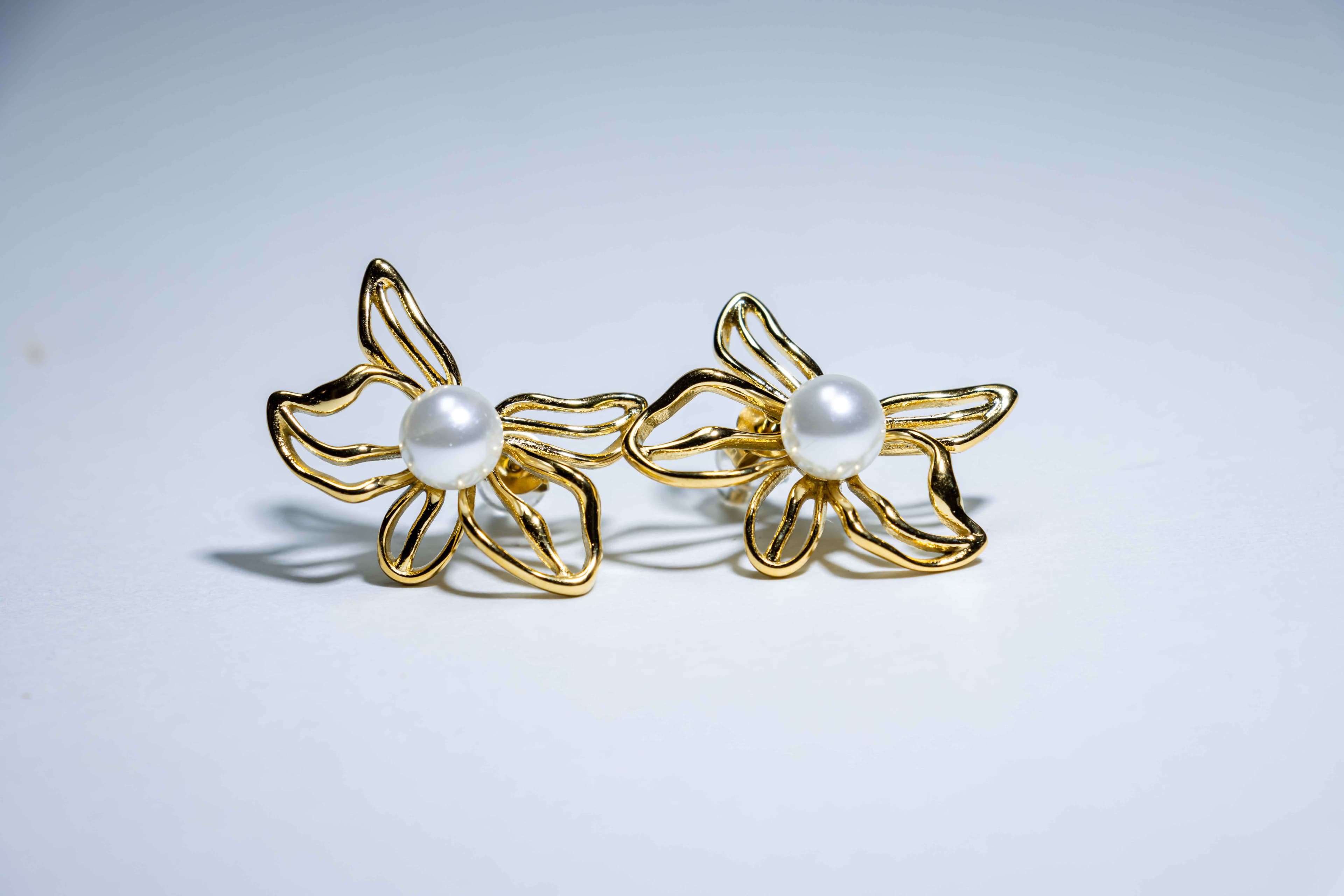 Petal Pearl Earrings 1