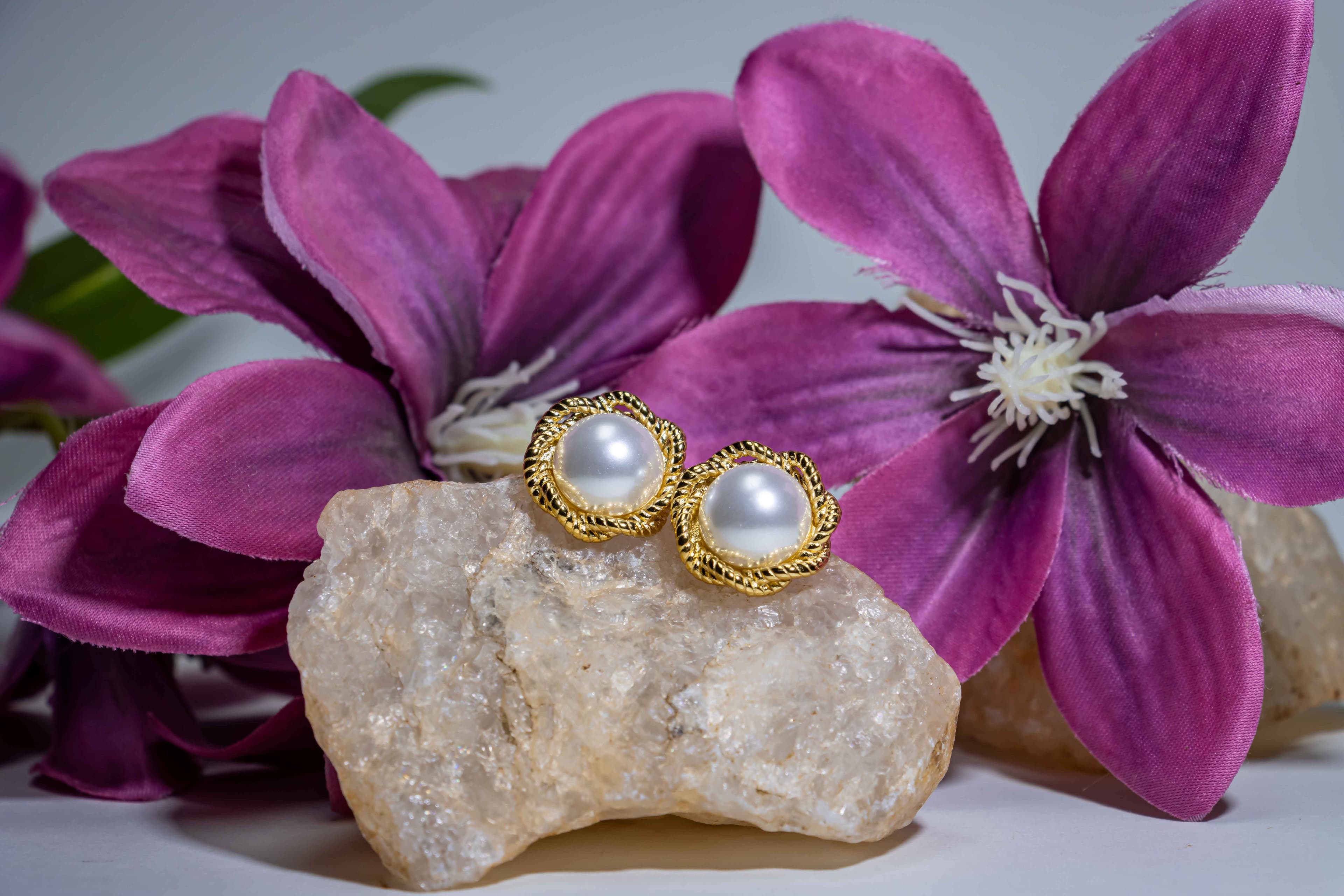 Twist Pearl Earrings 2